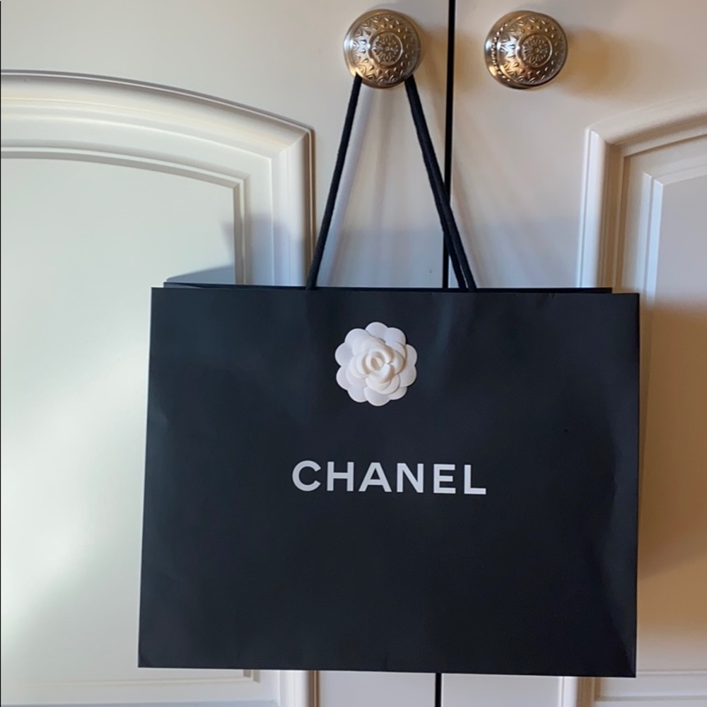 Chanel shopping bag